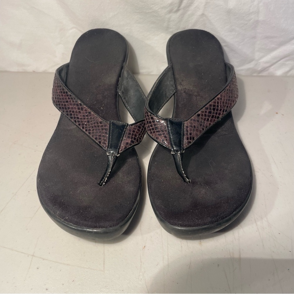 AEROSOLES women’s Black & Brown flip/flop Sandals w/2”wedge size 7